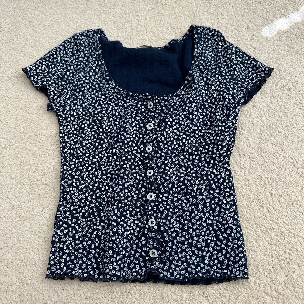 Brandy Melville Zelly Floral Top